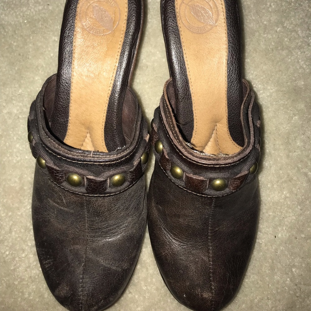 Leather Clogs - Picture 2 of 4